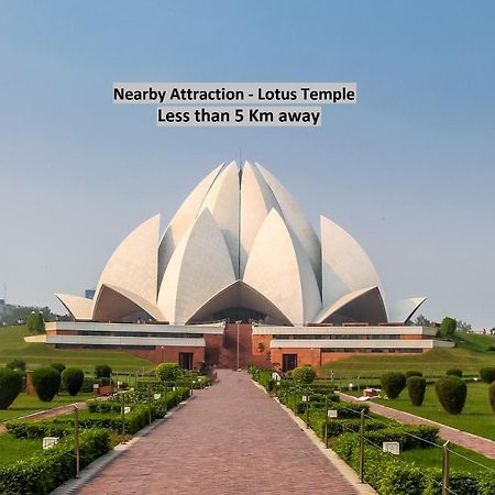 Oyo 9999 Hotel La Wisteria Delhi  Bagian luar foto